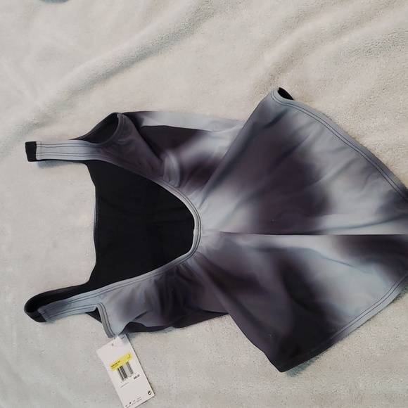 Nwt Nike one piece swimsuit - Picture 4 of 11